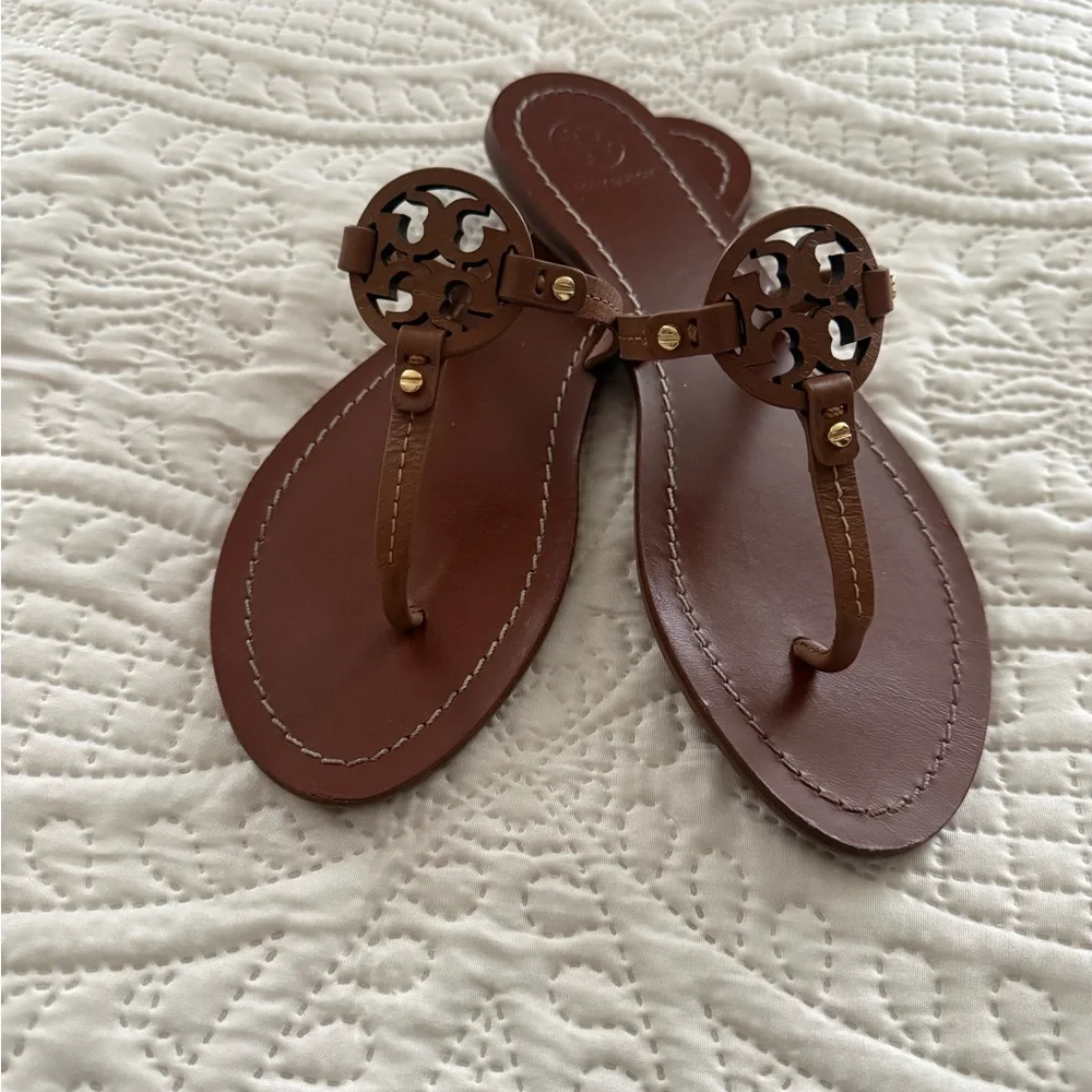 🌟Beautiful condition🌟 Hardly worn. Authentic. Smoke free home.